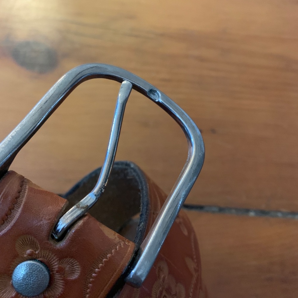 Vintage Tooled Leather Belt - vintage western - Picture 2 of 3
